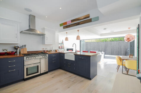 Beautiful open plan kitchen