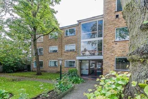 Well maintained small block close to Richmond Park