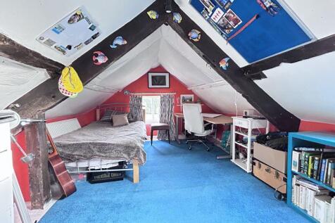 Attic Bedroom 5