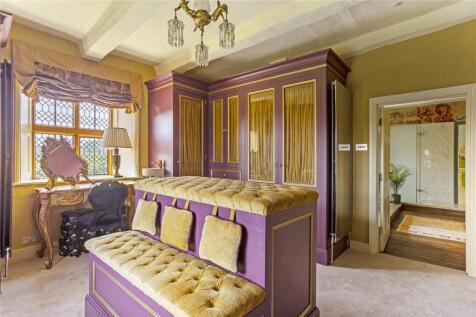 Dressing Quarters