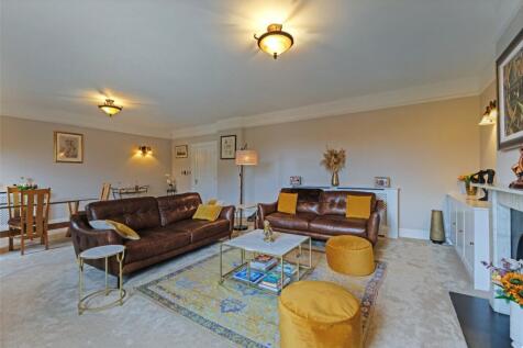Sitting/Dining Room