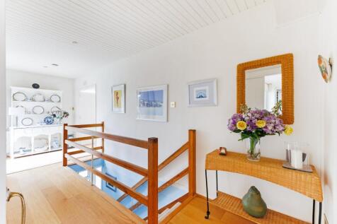 Hall/Landing