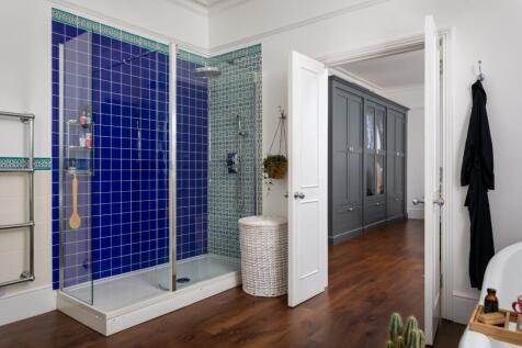 Main En Suite