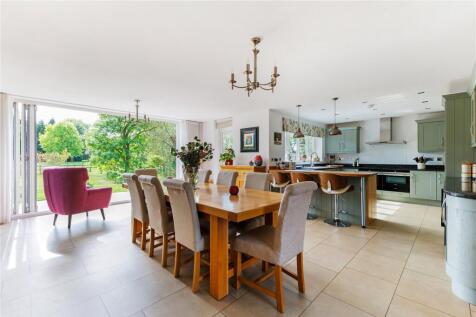 Kitchen / Dining