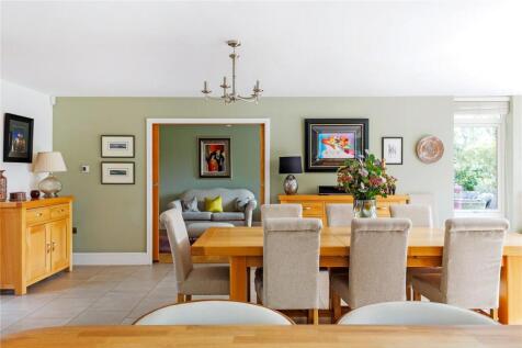 Kitchen / Dining