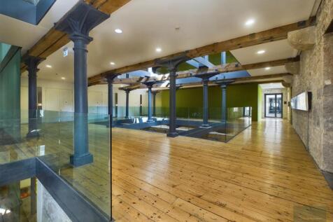 foyer.jpg