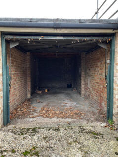 Garage A, Lakeside, Beckenham BR3 6LX