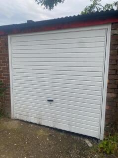 Garage to let