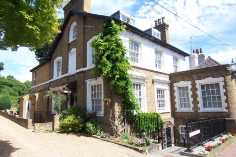 1 bed flat to rent High Street, Farningham DA4