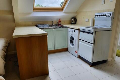 OPEN PLAN - LOUNGE - BEDROOM - KITCHEN