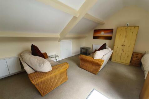 OPEN PLAN - LOUNGE - BEDROOM - KITCHEN