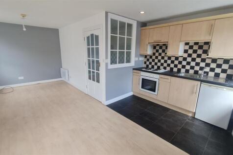 OPEN PLAN KITCHEN/LOUNGE