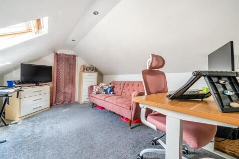 ATTIC ROOM