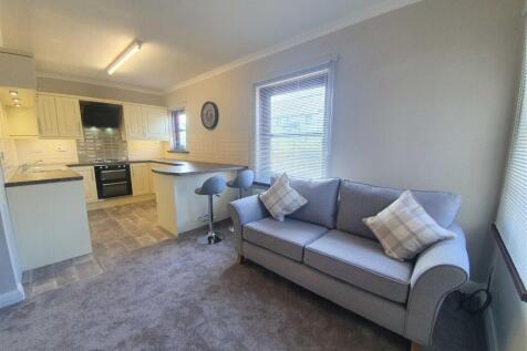 OPEN PLAN LOUNGE/ DINER