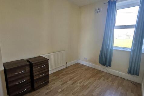 BEDROOM TWO (REAR)