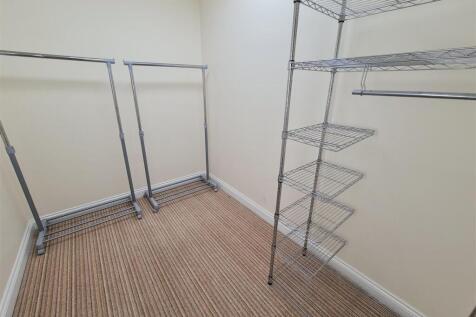 DRESSING ROOM