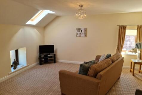 OPEN PLAN LOUNGE/ KITCHEN