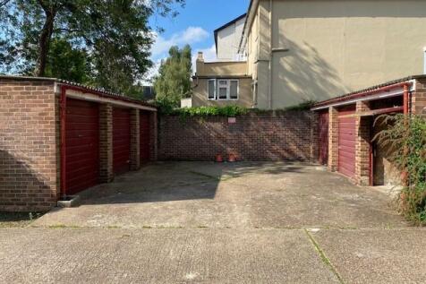 Garage 24 Hawkfield Court Photo 3.jpg