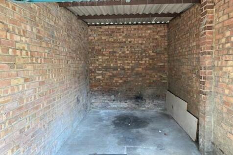 Garage 24 Hawkfield Court photo 5.jpg