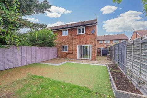 8 Crofters Close, Isleworth TW7 7PH-LOW RES-11.jpg