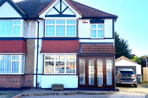 6 Burton Road External 2.png
