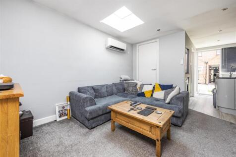 6 Faggs Road Feltham TW14 LOW RES-2.jpg