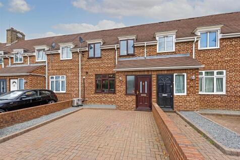 6 Faggs Road Feltham TW14 LOW RES-24.jpg