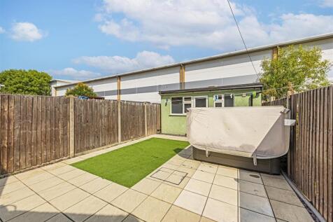 6 Faggs Road Feltham TW14 LOW RES-9.jpg