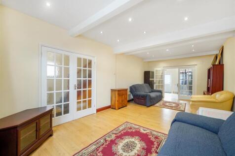 3 Maswell Park Crescent - FzBt5J4ne5EnJfNFzXTS.jpg