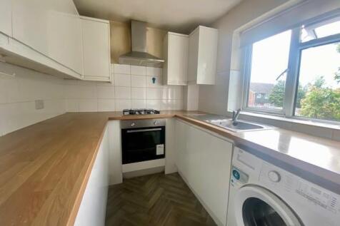 59 Sutton Hall Road Kitchen 2.jpg