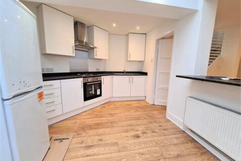 Kitchen 2.jpg