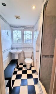 Shower room (2).jpg