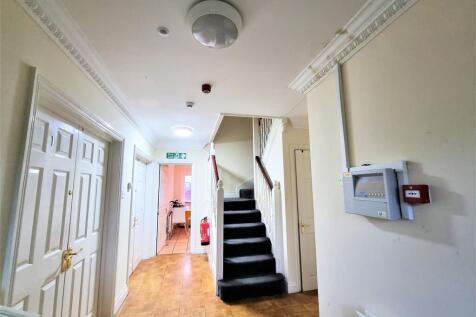 Enterance halway (2).jpg