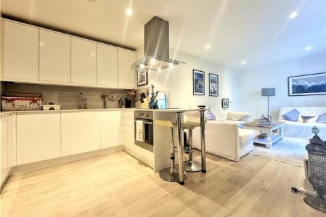 kitchen lounge (2).jpg