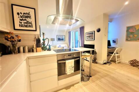 kitchen lounge 1 (2).jpg