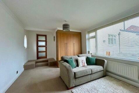Annexe  - Room One