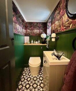 Cloakroom/Wc