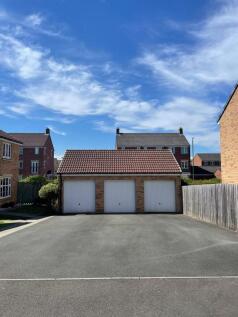 Detached Garage (Middle)