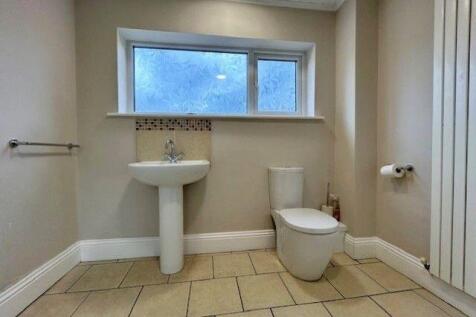 Cloakroom/Wc