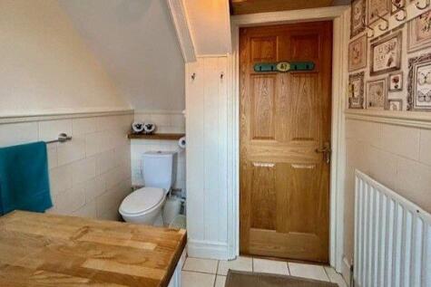 Cloakroom/Wc