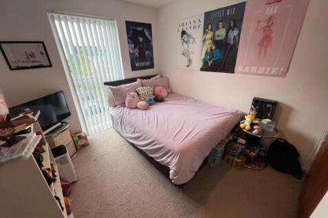 Second bedroom