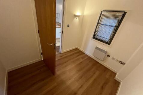 Second bedroom/Study