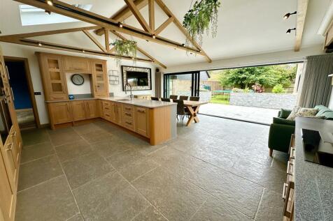 kitchen dining day room