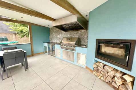 outdoor kitchen area