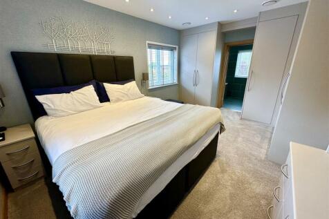 mastr bedroom