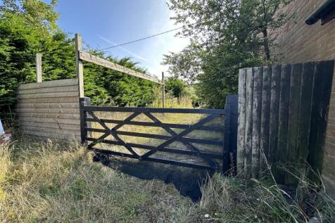 gate to side