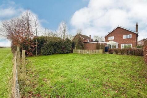 garden backing onto open farmland.jpg