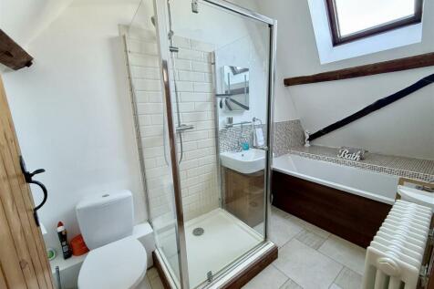 en suite bathroom