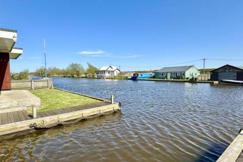 up river from the mooring dock.JPEG