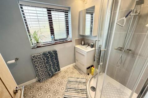 en suite shower room